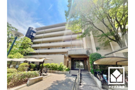 ユニ宇治川マンション４号館の外観