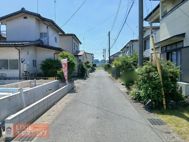 広々とした前面道路で見通し良好です♪