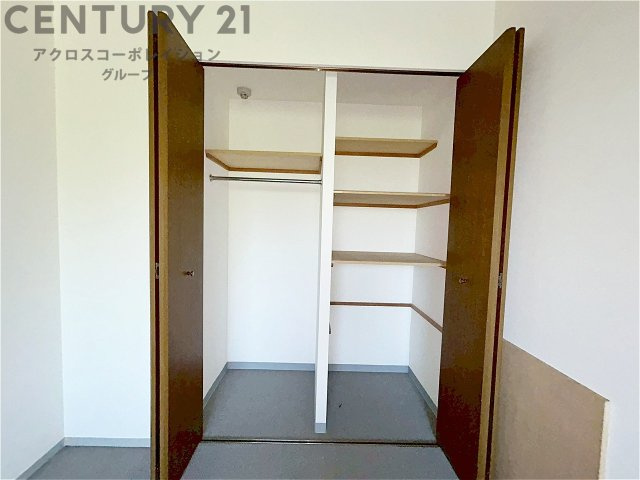 衣類やアクセサリー、小物類の収納が便利で整理整頓がしやすく、部屋の美観を保ちつつ、スペースを最大限に活用できます。衣服のしわやダメージを防ぎ、長持ちさせることができます。　