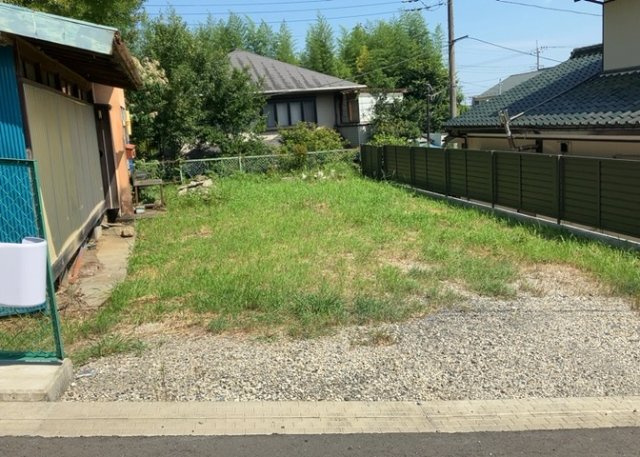 土地を買う際、住む地域の自治体や福祉の補助制度にも注目してみましょう。子供や老人の医療補助やゴミ出しのルールなど、自治体によってルールに大きな違いがあるため、暮らしやすい土地で判断するとよいでしょう。
