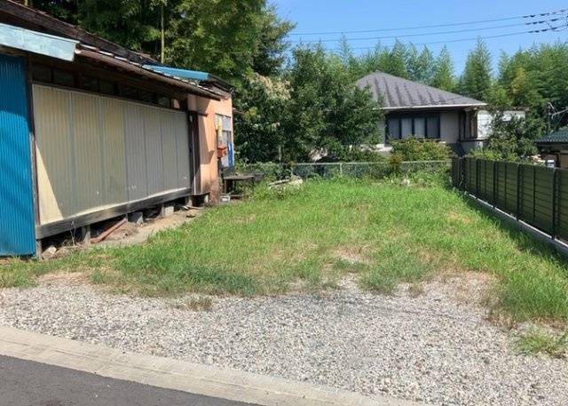 隣家の土地はどうなっているのか、生活利便施設が近くにあるのか、学校まで近いかなど、お客様のライフスタイルにあわせたイメージが重要です。また、近くにあると困る施設が近くにないかも確認するといいでしょう。