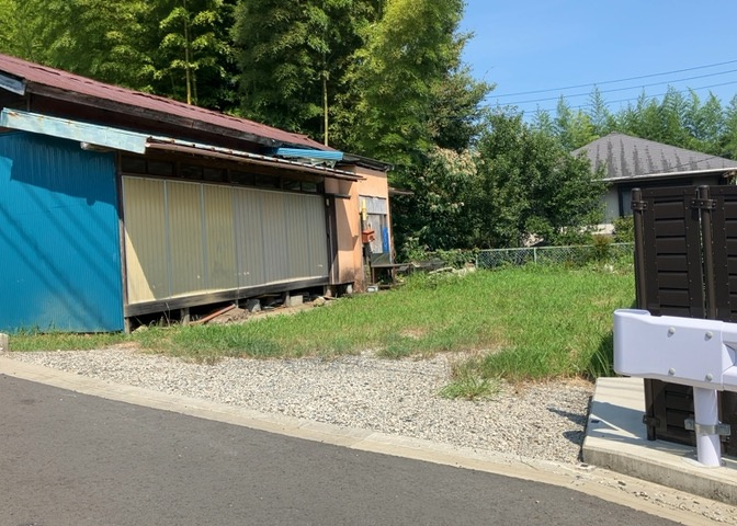 家を建てる前提で土地を探している場合、地盤の丈夫さは譲れない条件の一つです。地盤が脆弱だと追加工事が必要となります。また、過去に地盤沈下や液状化現象を起こした土地は、できるだけ避けた方がいいでしょう。