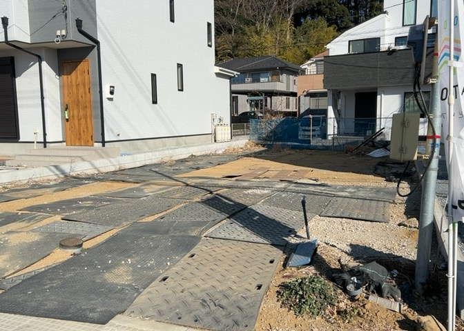 物件の詳細については、現地を見てわかること以外に、役所や法務局などで調べないとわからないことがあります。そのため、現地に行く場合は、もしこの物件を買ったらどのような生活ができるかをイメージしましょう。