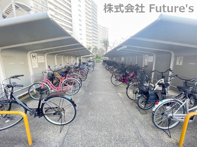 屋根付きの駐輪場（要空き・料金確認）