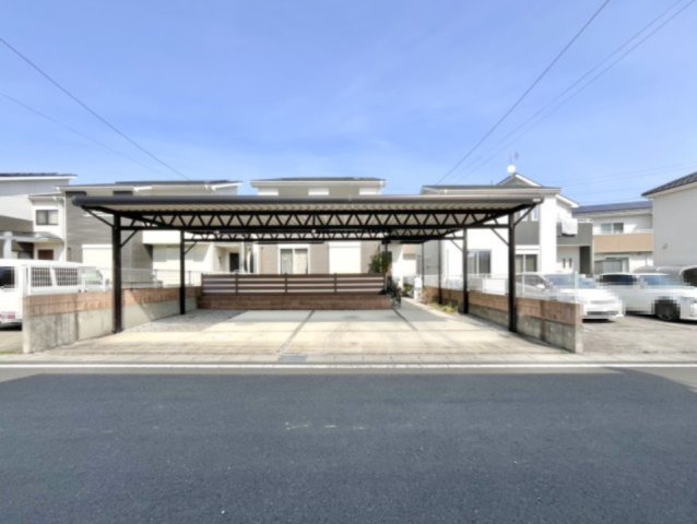 ■外観｜特徴のある個性的な住まいと美しい街並み、そして住みやすい環境を、ぜひ現地でご覧になりませんか。お気軽にお問合せください(^^)　　