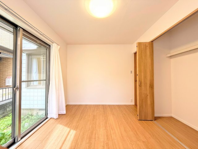 ◆柔らかい陽光が差し込む明るいお部屋を演出する設計。彩光の取れる窓が気持ちの良いお部屋を創り上げます。