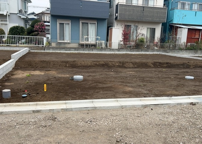 隣家の土地はどうなっているのか、生活利便施設が近くにあるのか、学校まで近いかなど、お客様のライフスタイルにあわせたイメージが重要です。また、近くにあると困る施設が近くにないかも確認するといいでしょう。