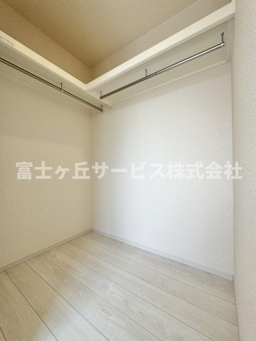 収納豊富なウォークインクローゼット