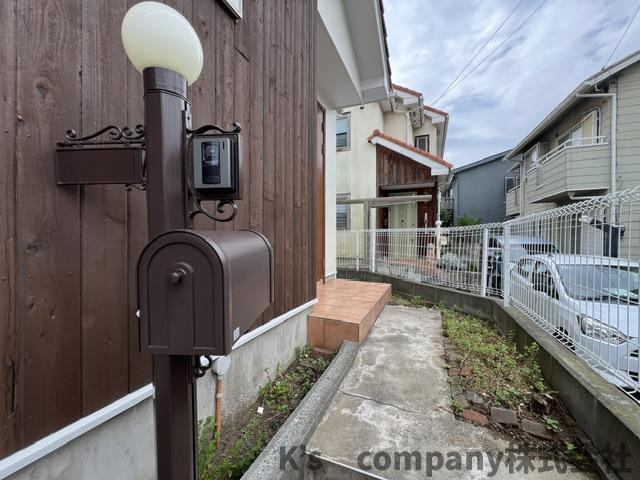 玄関ポスト置き場♪