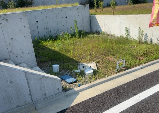 家を建てる前提で土地を探している場合、地盤の丈夫さは譲れない条件の一つです。地盤が脆弱だと追加工事が必要となります。また、過去に地盤沈下や液状化現象を起こした土地は、できるだけ避けた方がいいでしょう。