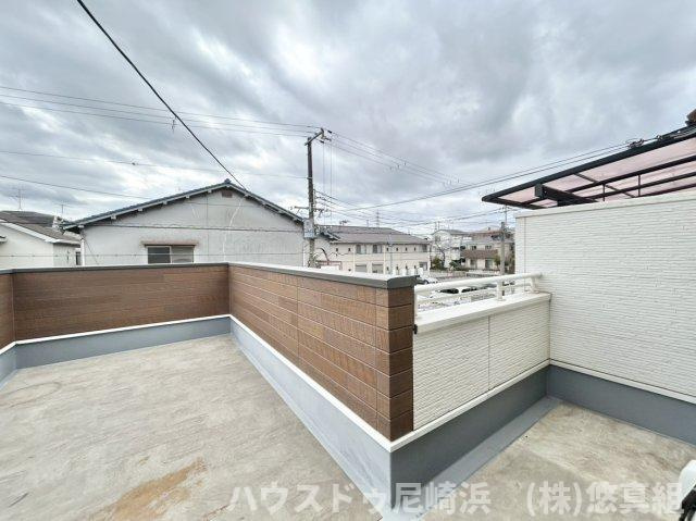 ■2階ワイドバルコニー（ちょうど駐車場上にきます）南向きで家族分の洗濯物が一気に干せます♪