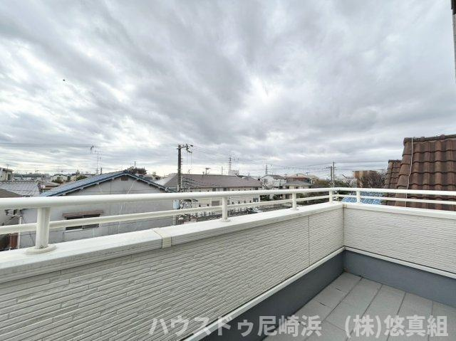 ■3階バルコニー　南向きで陽当り・眺望ともに良好です♪