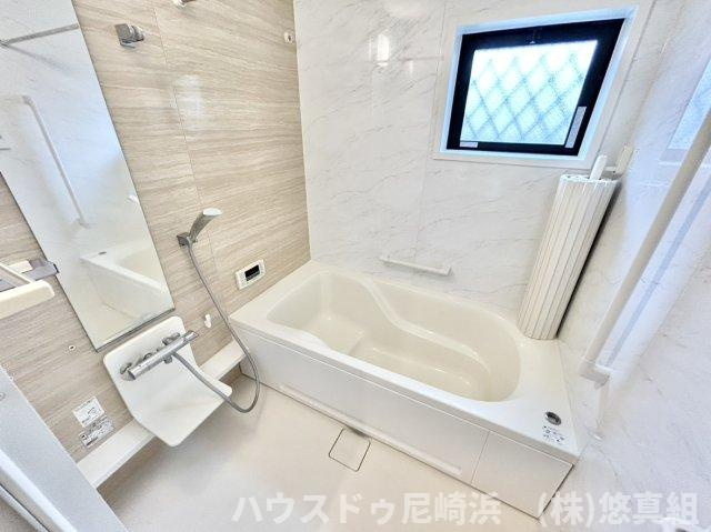 ■1階浴室　寒い時期や悪天候の際に大活躍する浴室暖房・乾燥機付き♪