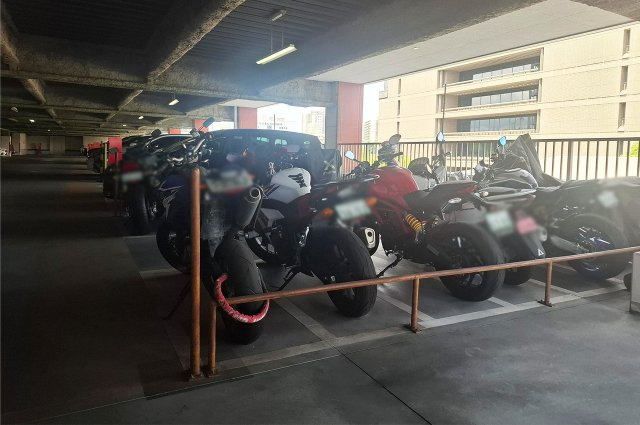バイク置き場