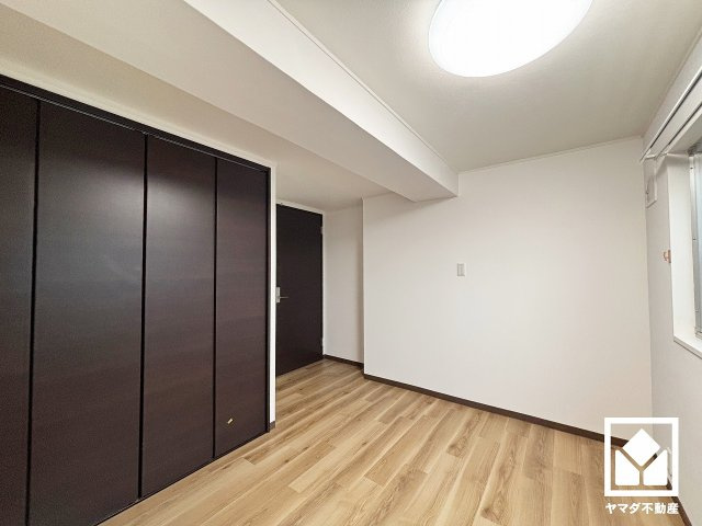 お子様のお部屋などにも丁度良い広さです。大きなクローゼット付きで整理整頓しやすいお部屋です。