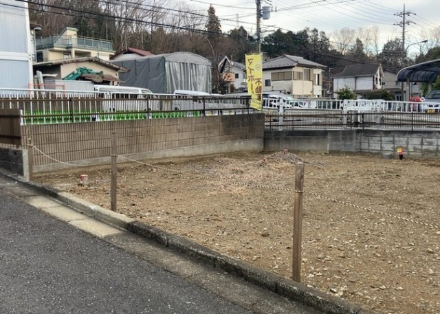 隣家の土地はどうなっているのか、生活利便施設が近くにあるのか、学校まで近いかなど、お客様のライフスタイルにあわせたイメージが重要です。また、近くにあると困る施設が近くにないかも確認するといいでしょう。