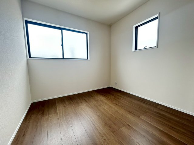 書斎や趣味部屋など、ライフスタイルに合わせ、様々な用途で使えるお部屋です。