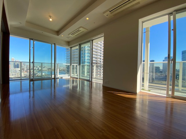 （空室時の写真）風通しも良く、晴れた日はお部屋からBLUEカラーの空がとても綺麗に見えます