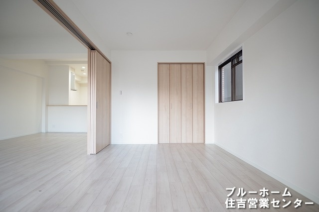 約7帖の洋室です！2面採光で明るいお部屋です！