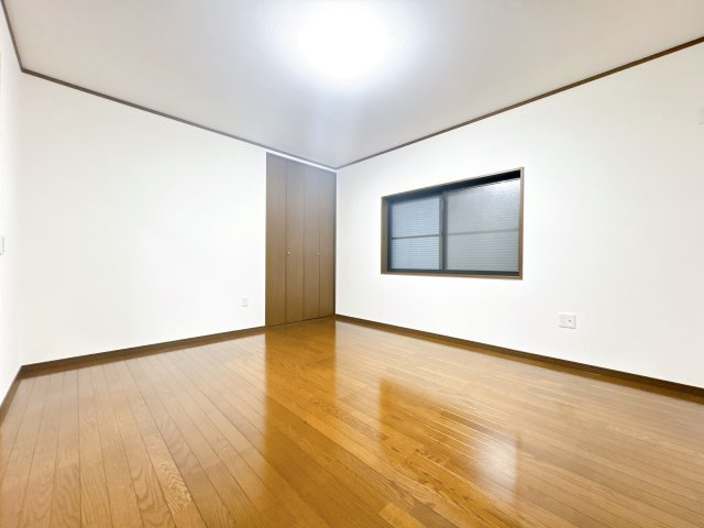 東側洋室です！