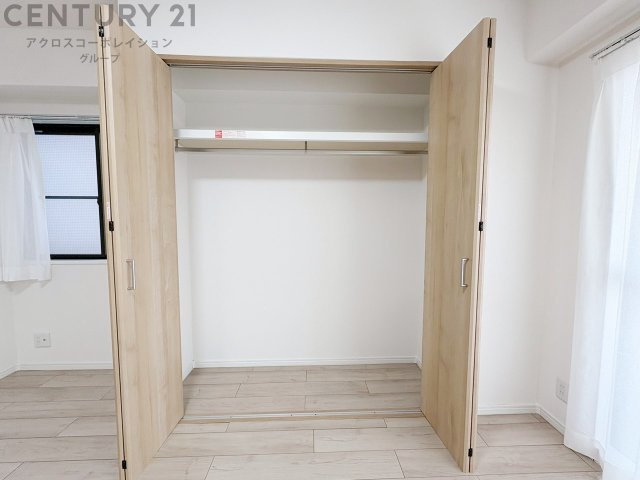 衣類やアクセサリー、小物類の収納が便利で整理整頓がしやすく、部屋の美観を保ちつつ、スペースを最大限に活用できます。衣服のしわやダメージを防ぎ、長持ちさせることができます。　