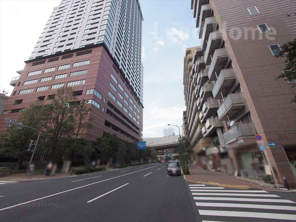 池尻大橋駅から徒歩約5分の駅近好立地です！歩道も整備されていて毎日のお出かけもスムーズですね♪