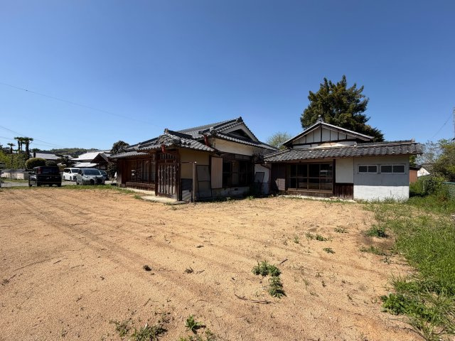 「駅徒歩圏の利便性」×「176坪超の解放感」