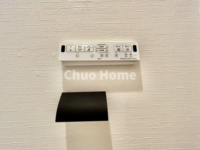 【ウォシュレット】清潔に使いたいお手洗いには最適な設備です。もちろんウォームレットも標準装備です。