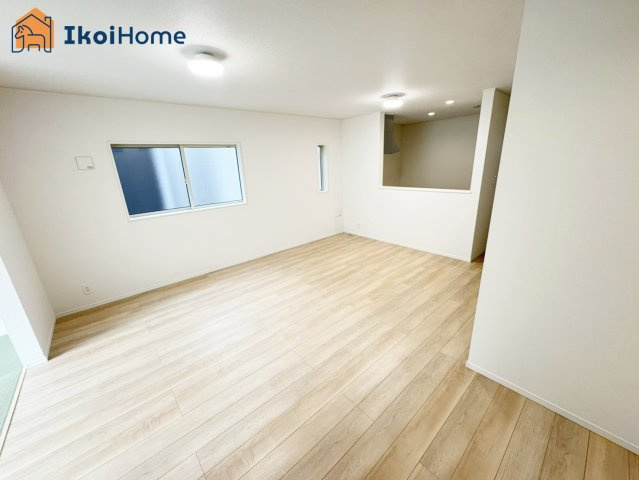 【ホームページに現地動画掲載中】●年中無休：当日予約可●リビングは長方形で家具を配置しやすい間取り。