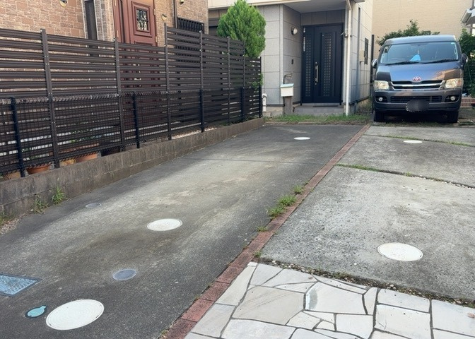 庭があることでガーデニングや家庭菜園はもちろん、こどもの遊び場やペットを放して遊ぶことができます。また、家の周囲に余裕があるということです。隣地との間があれば、十分な日当たりと、風通しが確保できます。