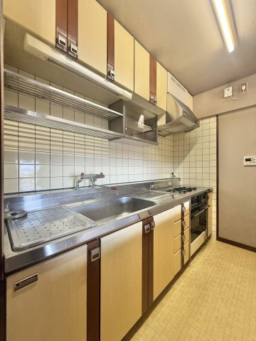キッチンも交換して、お好みのデザインで生活して下さい♪