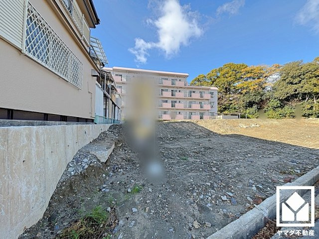 温水洗浄便座付きで、季節を問わずいつでも温かい便座をお使いいただけます。