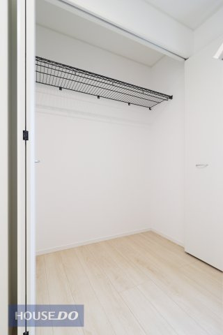 【収納】収納付きの居室は、荷物がスッキリと片付き、お部屋を広く使えます。