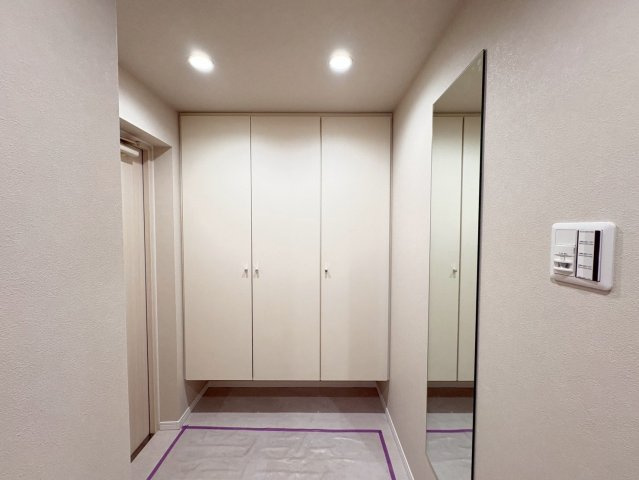 玄関は収納スペースもしっかり確保　いつもきれいな玄関を保つことができます