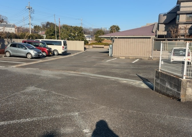 マンションの駐輪場は、事前に空きがあるか確認を取ると安心です。せっかく入居したのに駐輪スペースがない！なんてことになったら大変ですよね。そこで、内見時や購入前にはまず事前に確認しておくと良いでしょう。