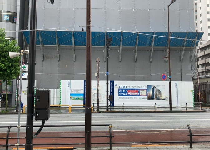 眺望を気にして物件を探す場合、前面に建物が建っていないか現地で確認しましょう！前面に建物があると景色はもちろん、日当たりや風通しにも影響が出てきます。住んだ時のことを想像しながら現地見学をしましょう。