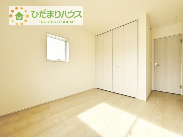 お掃除しやすく、清潔感を保てるのでダニも発生しにくいフローリング♪