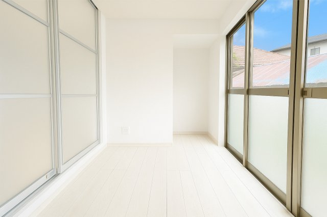 コンパクトで使いやすい洋室です