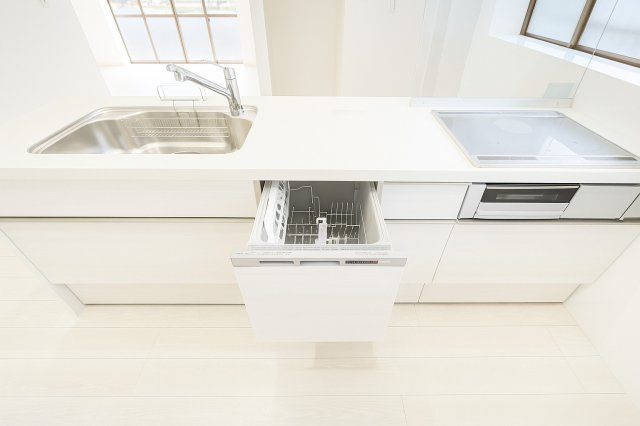 食器洗浄機が後片付けをサポート！食事後の家族のくつろぎタイムをゆっくりもてます♪