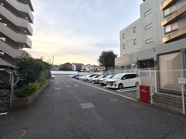 駐車場/月額10、000円～11、000円（空無　R8.8時点）