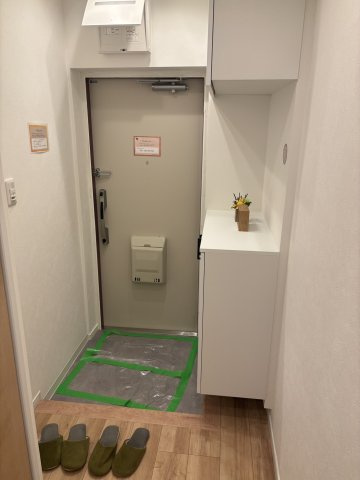 玄関横に収納があるので、片付いた玄関がキープできます。