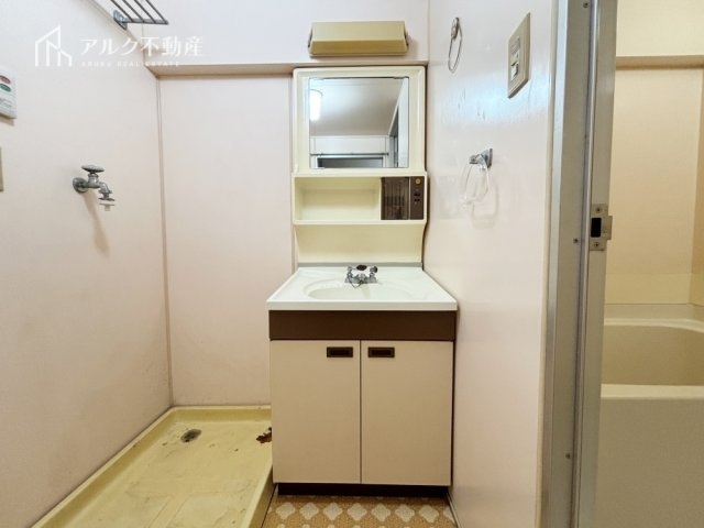 独立洗面台