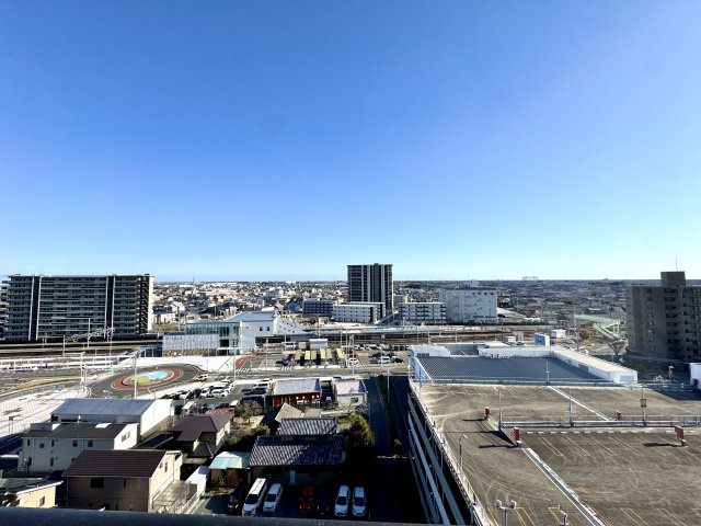 天竜川駅が目の前に見えます。海までの見える眺望と気持ちの良い風も流れます！