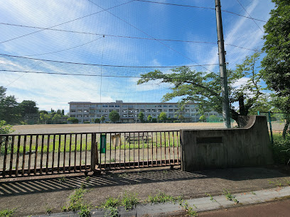市立松が谷中学校まで徒歩13分