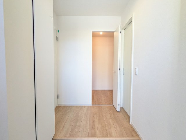 ～玄関には大型のウォークインクローゼットがあります～