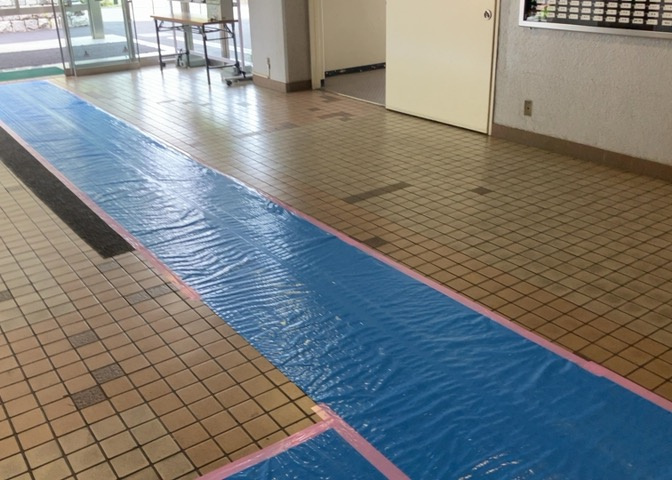 マンションのエントランスには、もともと風よけや防犯の役割がありますが、マンションによって宅配ボックスなどの設備が備わっている所もあります。日々の生活をイメージしながら生活しやすさをチェックしましょう。