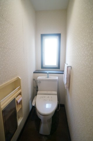 トイレに窓あり