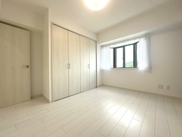 明るい洋室です
