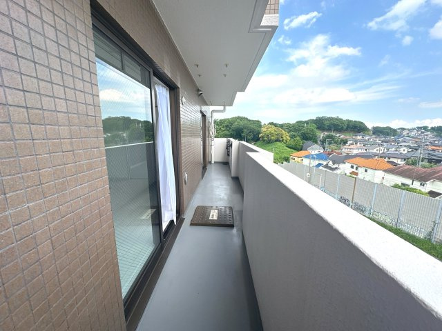 お洗濯にも便利なバルコニー付き