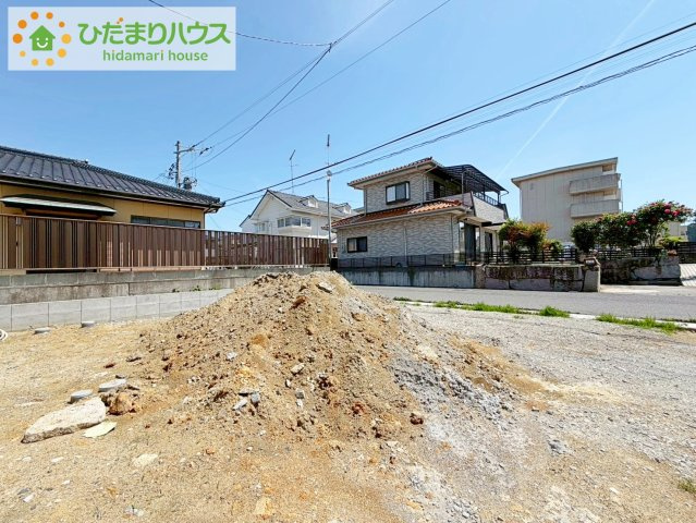 時間がない時もらくらくと車の出し入れができる並列駐車場を完備！！